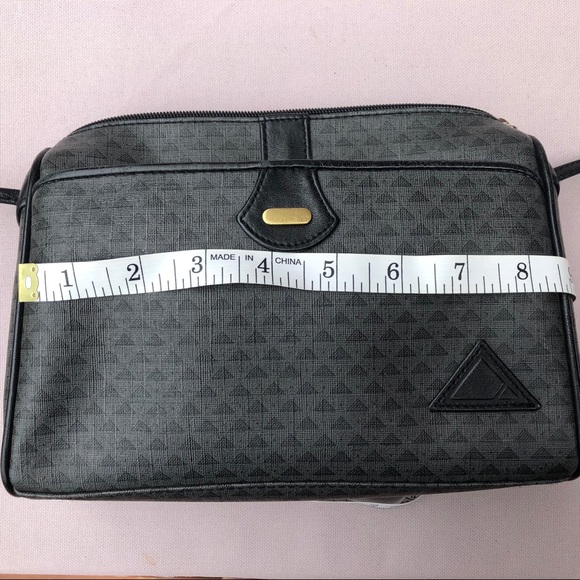 LIZ CLAIBORNE Black Crossbody Bag 1980s vintage fun! - Picture 9 of 13